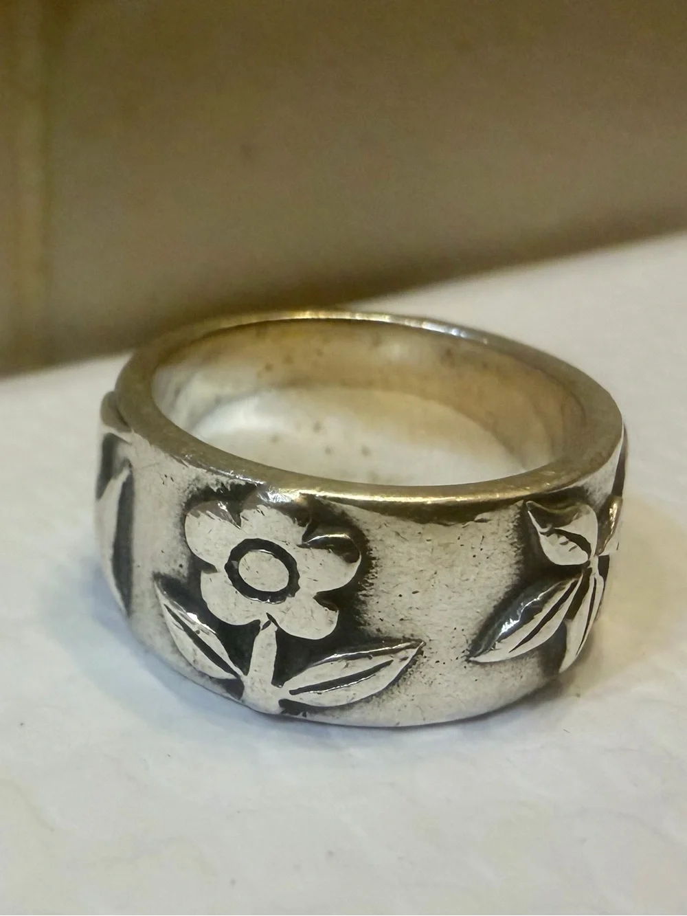 Retired James Avery La Paloma Dove with Olive Branch & Flower Ring Sz 6 + Box - Picture 5 of 9